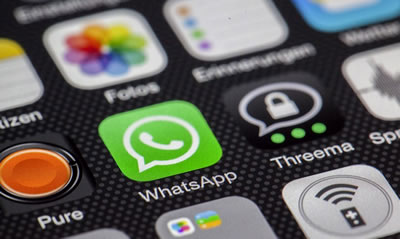 Es legal que los padres revisen el Whatsapp de sus hijos menores